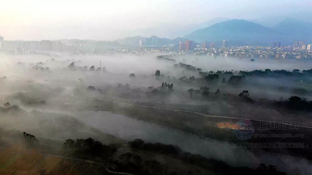 两会会客厅丨省人大代表、益阳市委书记陈竞:继续奋力书写新时代高标准的“山乡巨变”