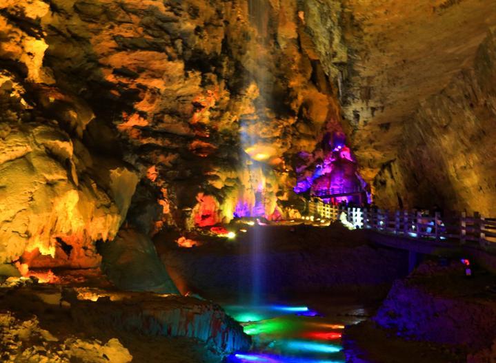 呼和房建公寓段加强设备整治 让旅客舒适出行