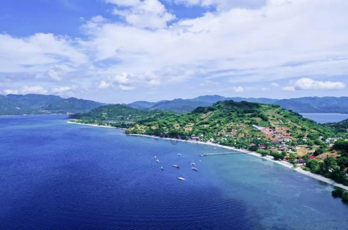 the borad and fertile land is ours the source of food and clothing in the wide territory游戏画面