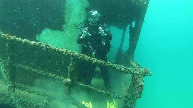 郏县东城街道:义写春联送温暖 浓浓墨香迎新春