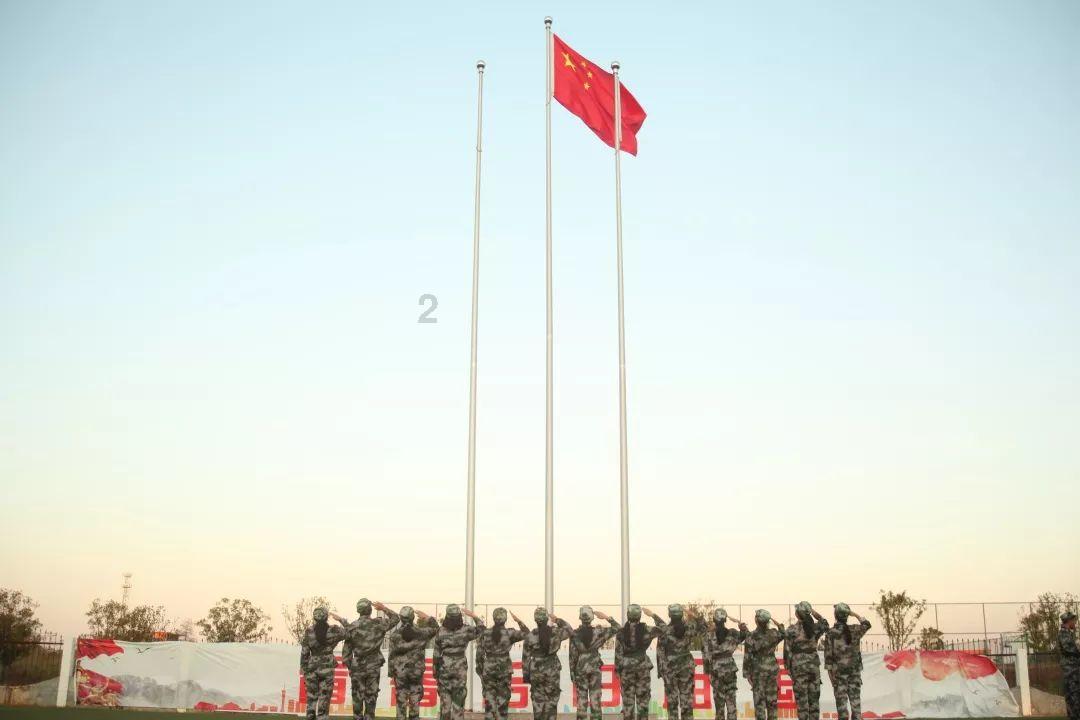 耄耋老人躺在医院,汶上农商银行送上暖心服务