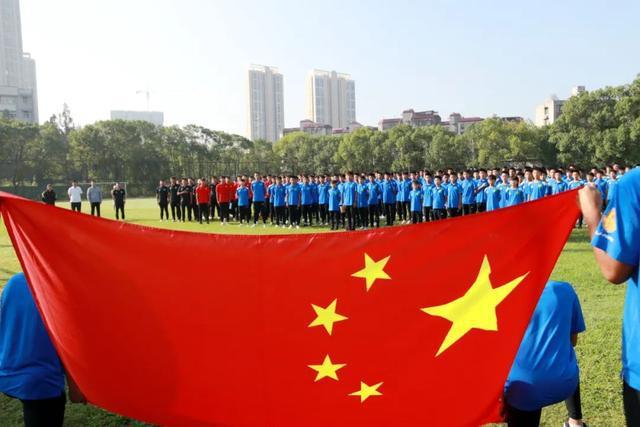 油车最后一口气“断了”，中国超级快充大规模装机