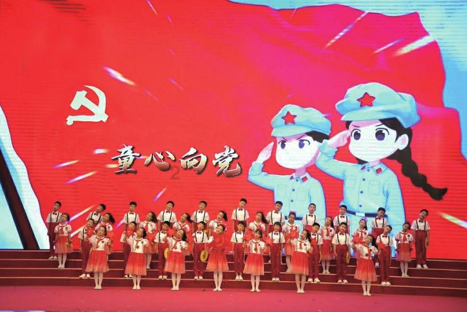 划龙舟吃粽子