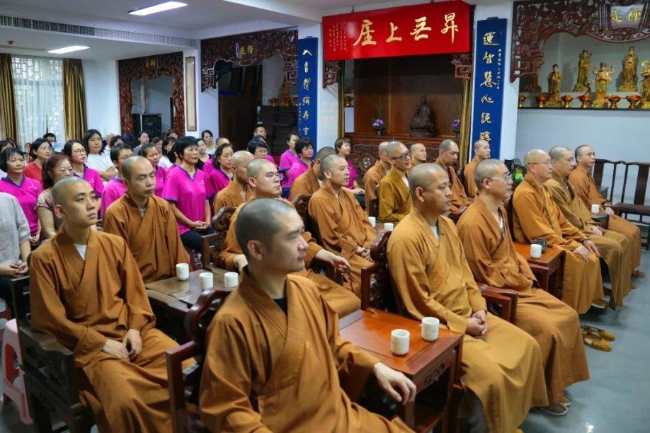 萌兔兔闯关