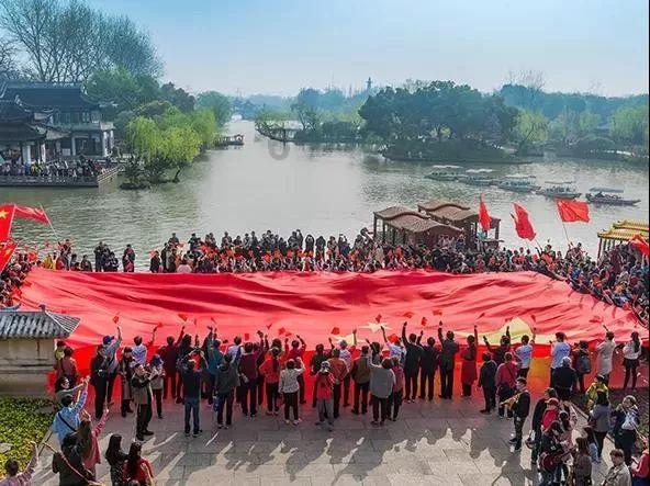 如果你家的老人要把全部资产捐出，你会赞成吗？游戏画面