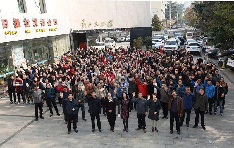 他提出分手不知该咋回复他，因为他有很多事忙不想占据他自己对的精力，说分手跟我无关，依然成为朋友？游戏画面