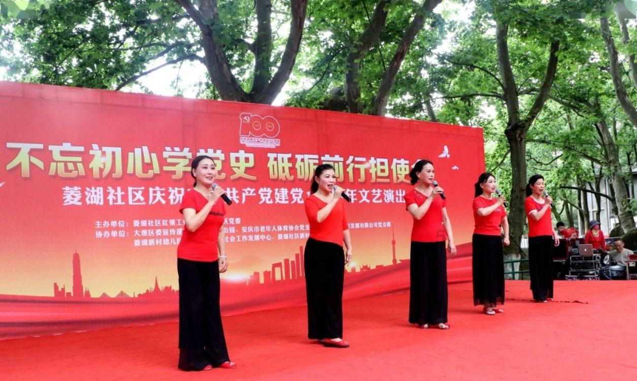 彩虹生日蛋糕