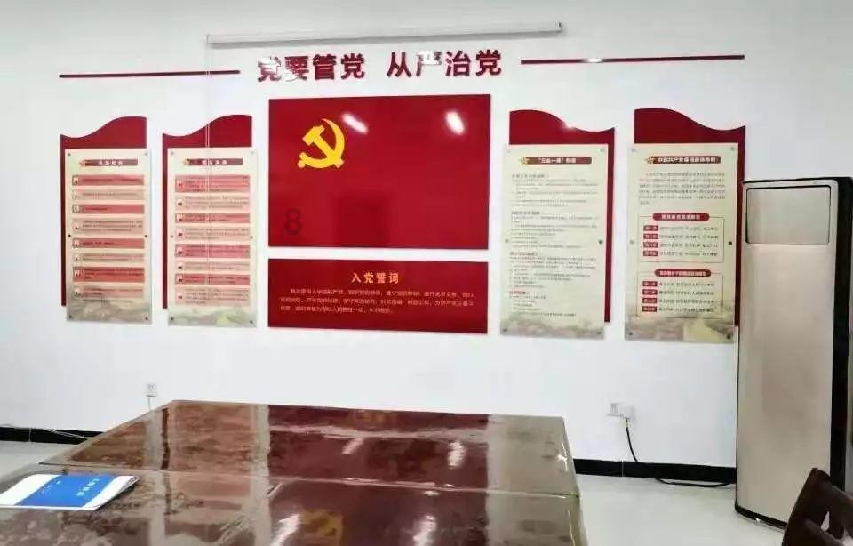 2. Whose ID card is this? (改为同义 )Whothis ID card?游戏画面