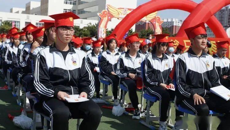 同样是60+港圈男神,周润发和其他人对比,差别怎么那么大