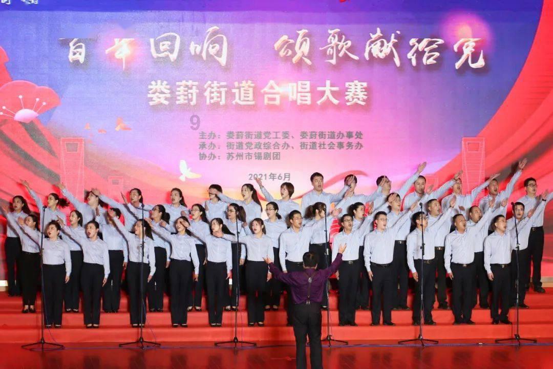章泽天晒出与女儿爬山照，她近来晒出的照片为何不见刘强东？游戏画面