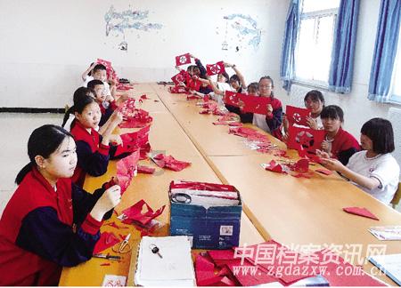 尉氏县小陈乡:蔬菜大棚春意浓 增收致富忙不停