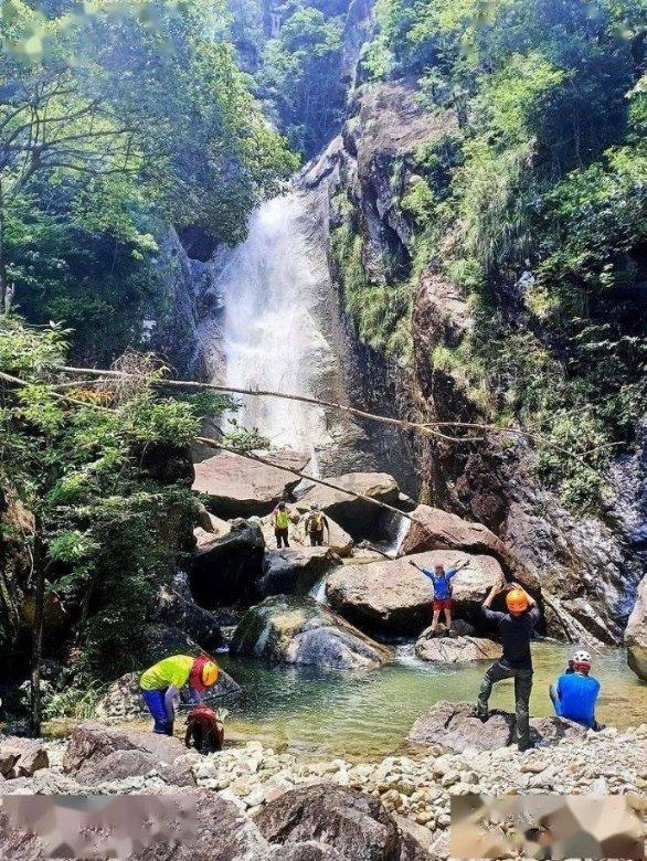 枣庄市市中区人民医院到税郭镇中心卫生院开展免费眼底病变筛查活动