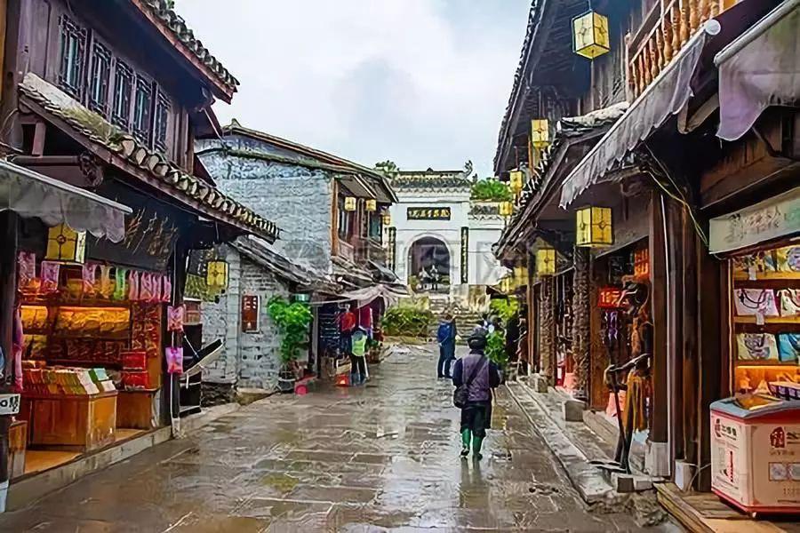 吃饱喝足就想睡觉，为什么人饱食后容易犯困？