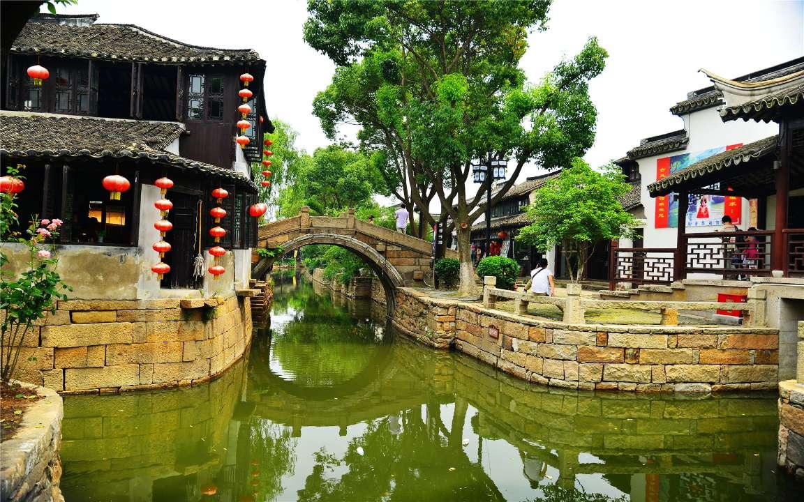 我和别人乒乓球打比赛，对方发的旋转球都是非常低位的，我削球削不过去，怎么办？