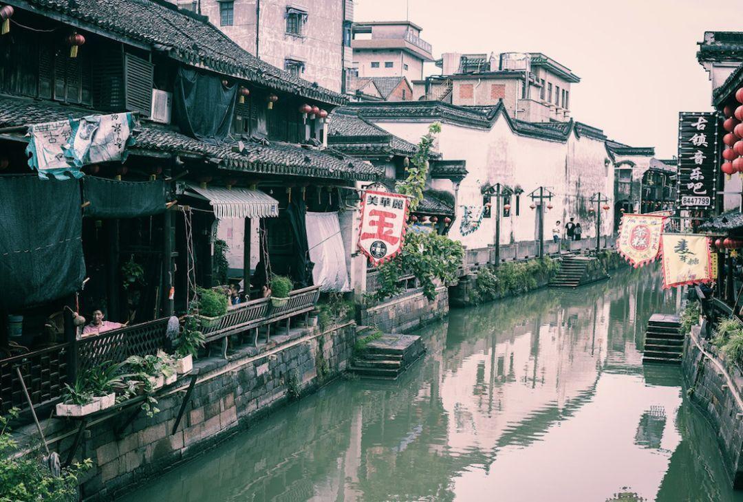 三人游玩黄河被困“孤岛” 3小时，消防出动皮划艇救人