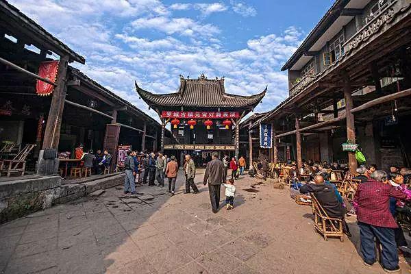 “熊出没”十年：从低幼合家欢向全年龄叙事转型