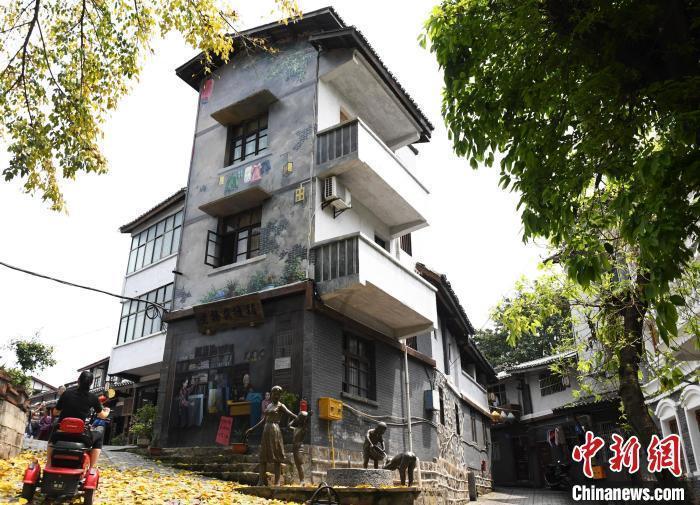 托克集团称被导弹击中的油轮载有俄罗斯燃料