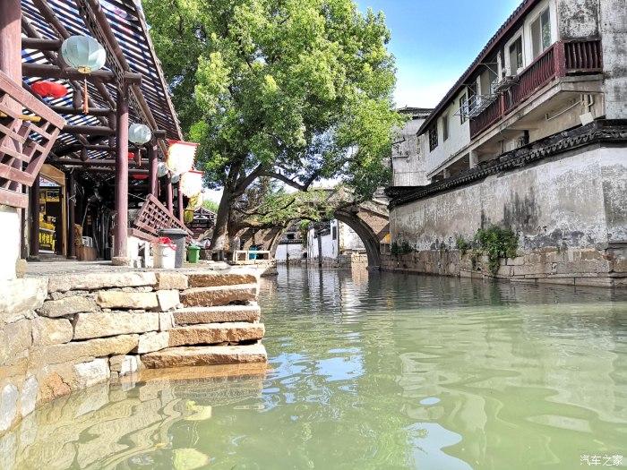 逃离无人大住宅